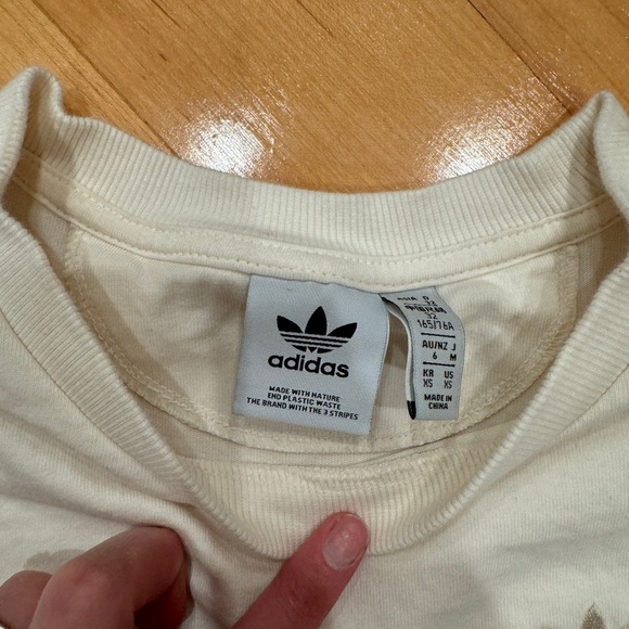 Adidas crop - Picture 2 of 2